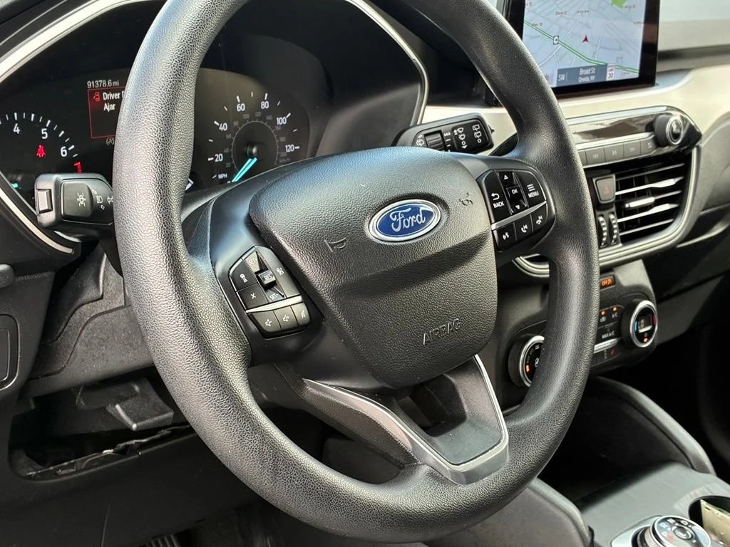 Used 2020  Ford SE image 19