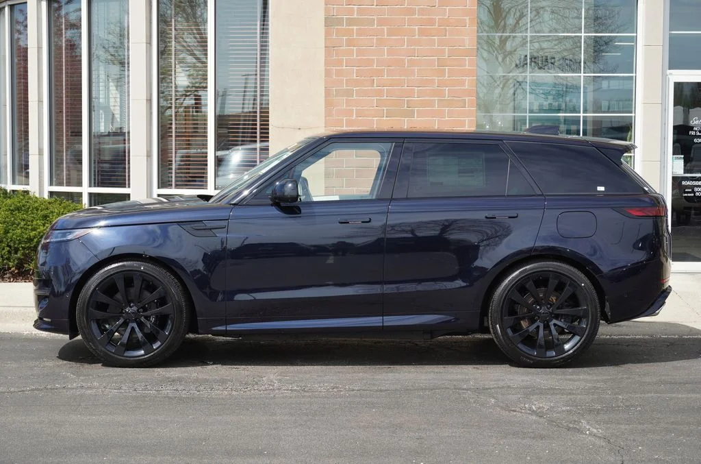 New 2026 Constellation Blue Ultra Metallic Gloss Land Rover Dynamic SE image 3