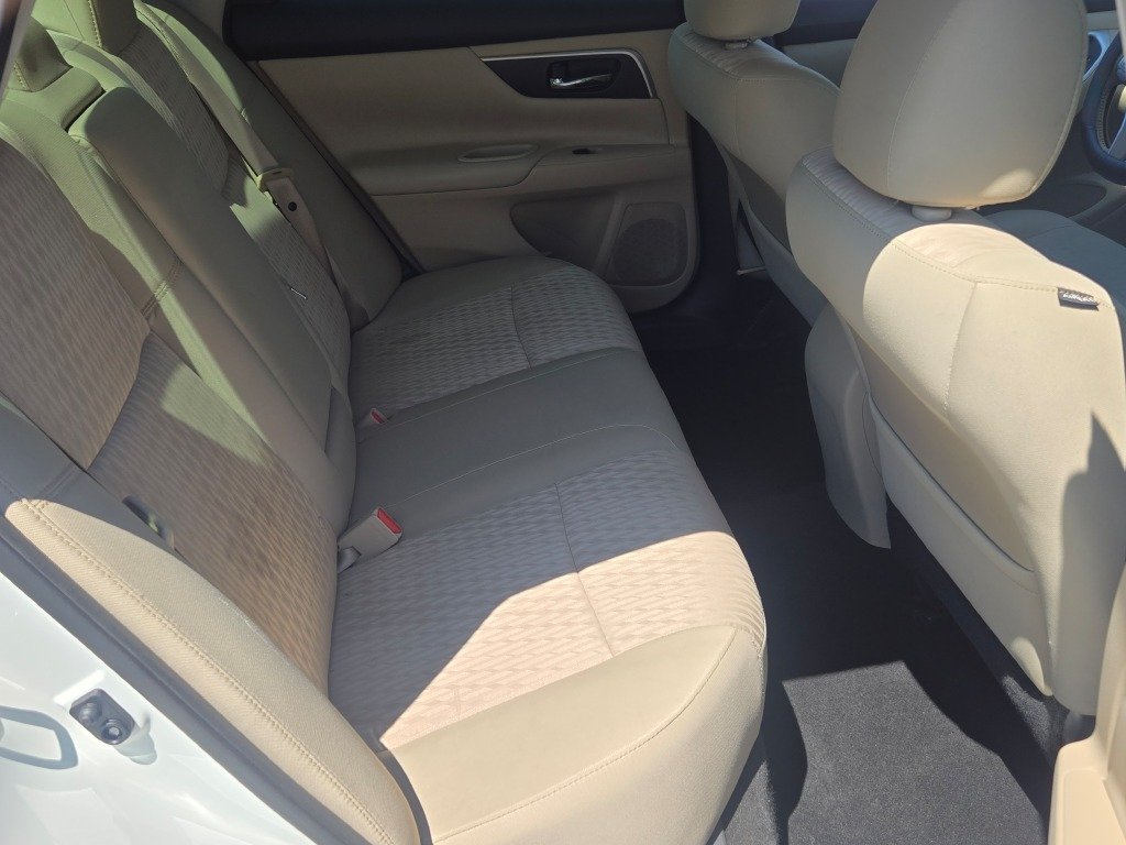 Used 2016 White Nissan 2.5 SV image 8