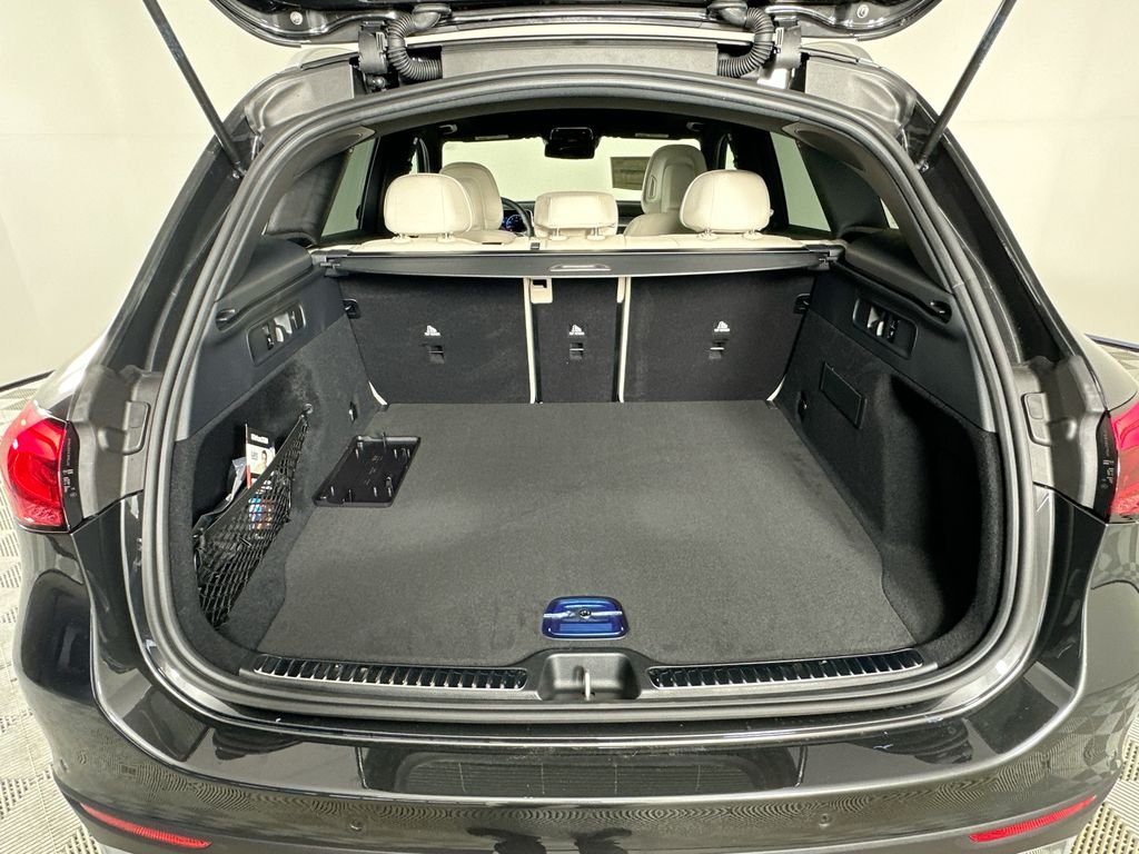 New 2026 Graphite Grey Metallic Mercedes-Benz GLC 300 image 28