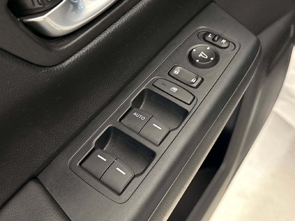 2025 Honda CR-V LX - Photo 50