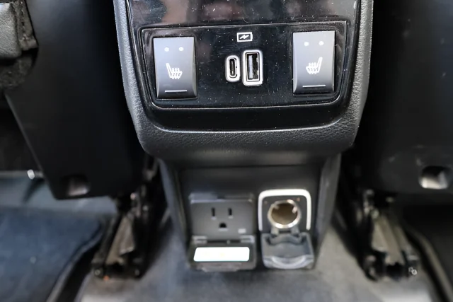 Used 2022 Laser Blue Pearlcoat Jeep Limited image 26