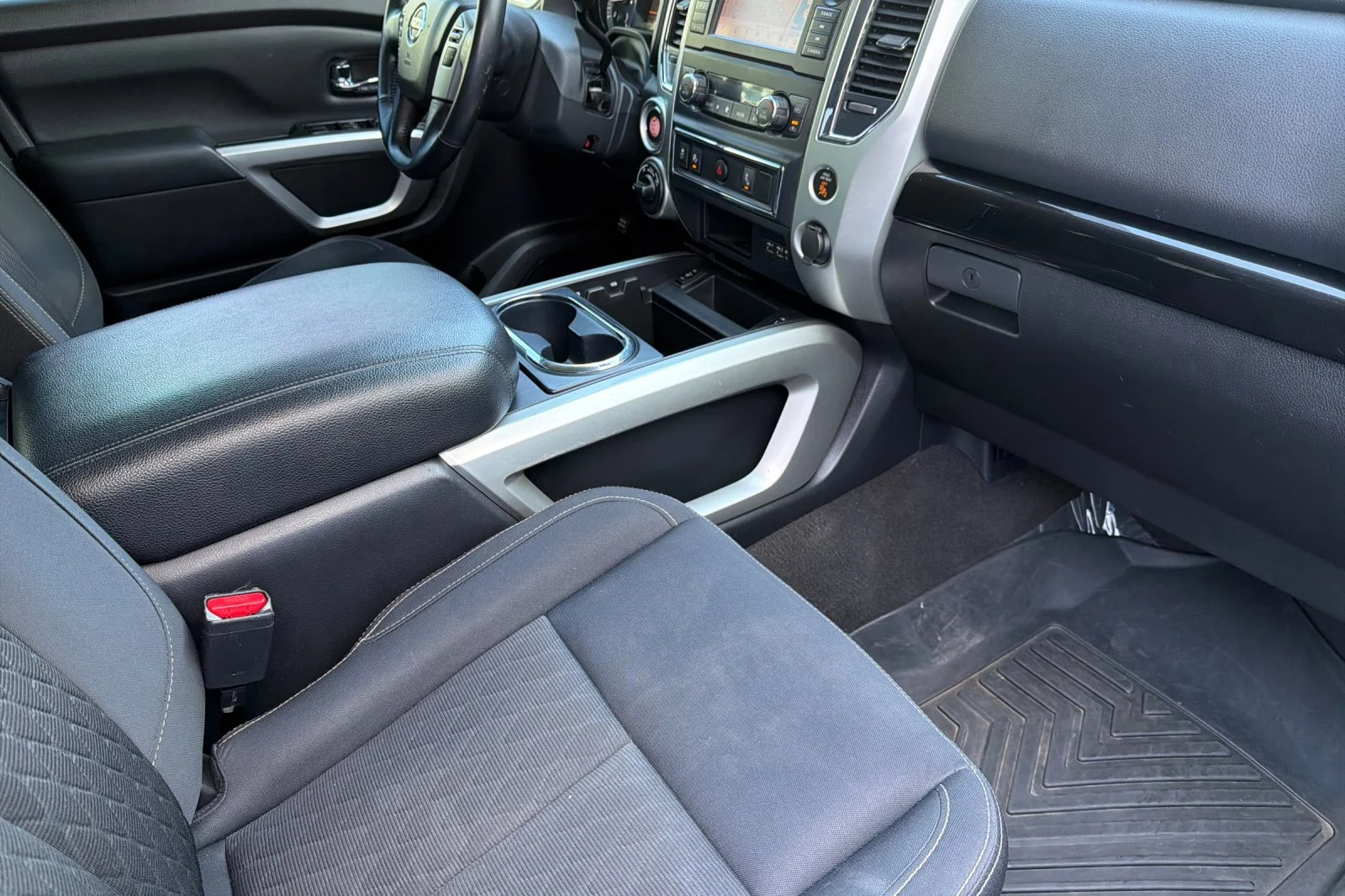 Used 2019 Glacier White Nissan SV image 14
