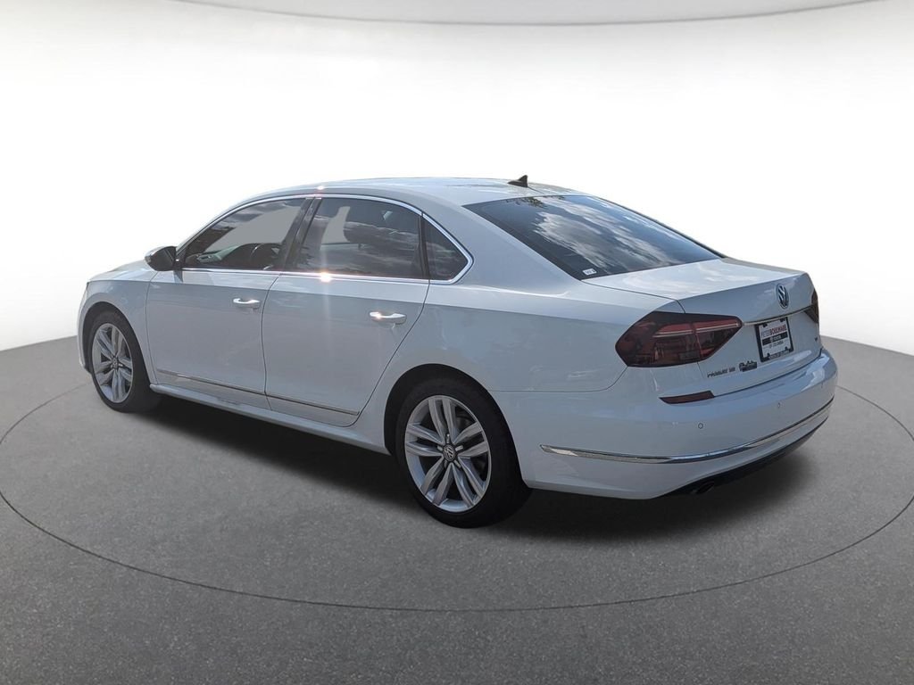 Used 2017 White Volkswagen 1.8T SE image 3