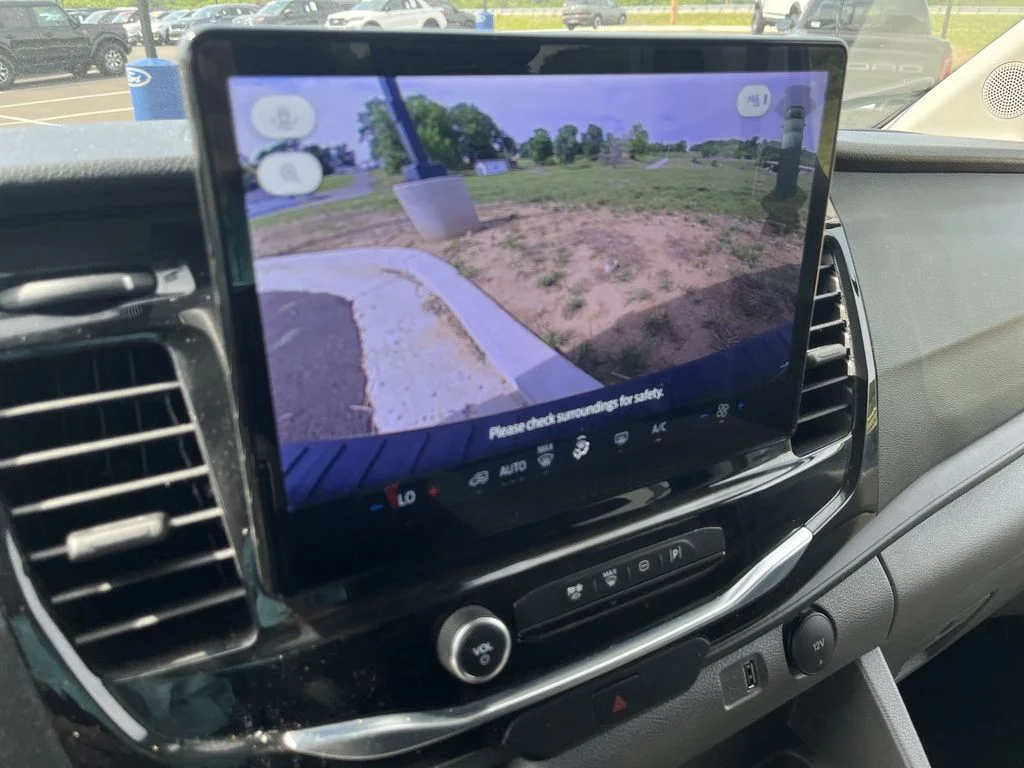 Used 2023 White Ford XLT image 17