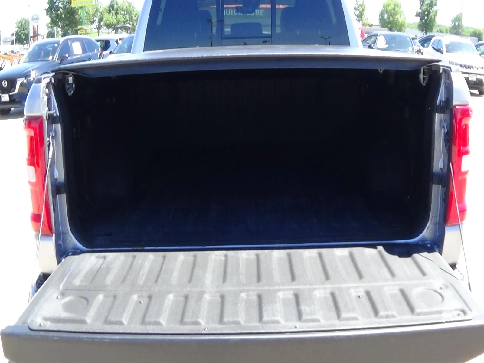 Certified Used 2025 Billet Silver Metallic Clear Coat (psc) RAM Laramie image 12