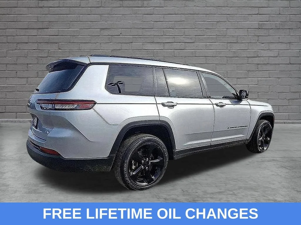 Used 2021 Silver Zynith Jeep Altitude image 14