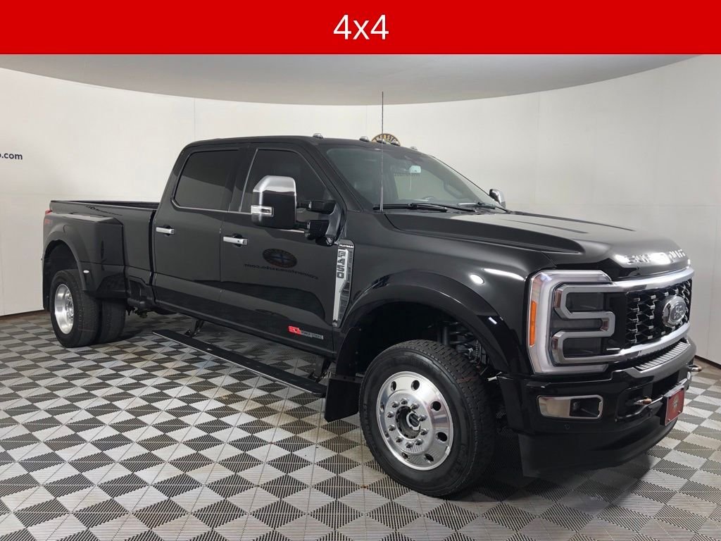 Used 2023  Ford Platinum image 16