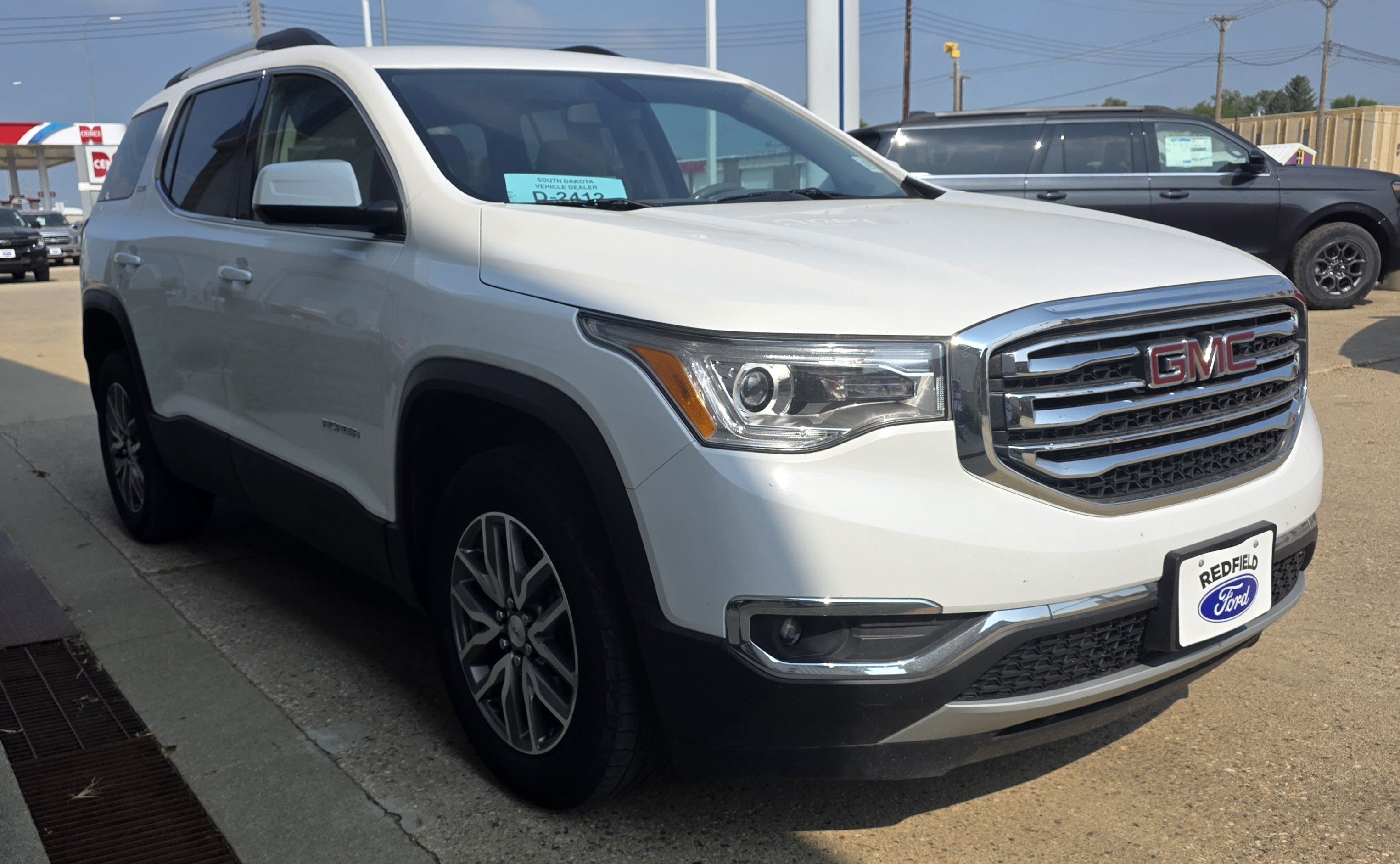 Used 2019 Summit White GMC SLE image 3