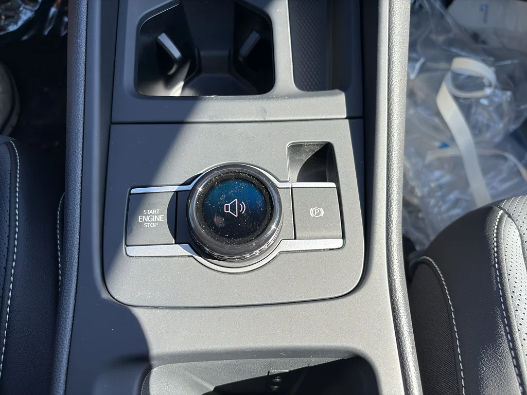 New 2025 Pure White Volkswagen 2.0T SE 4MOTION image 22