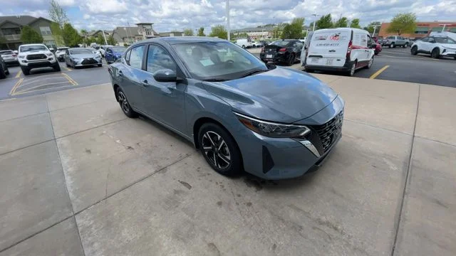 2025 Nissan Sentra SV - Photo 4