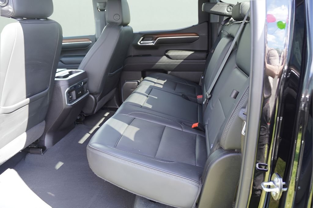 Used 2024 Onyx Black GMC Denali image 14