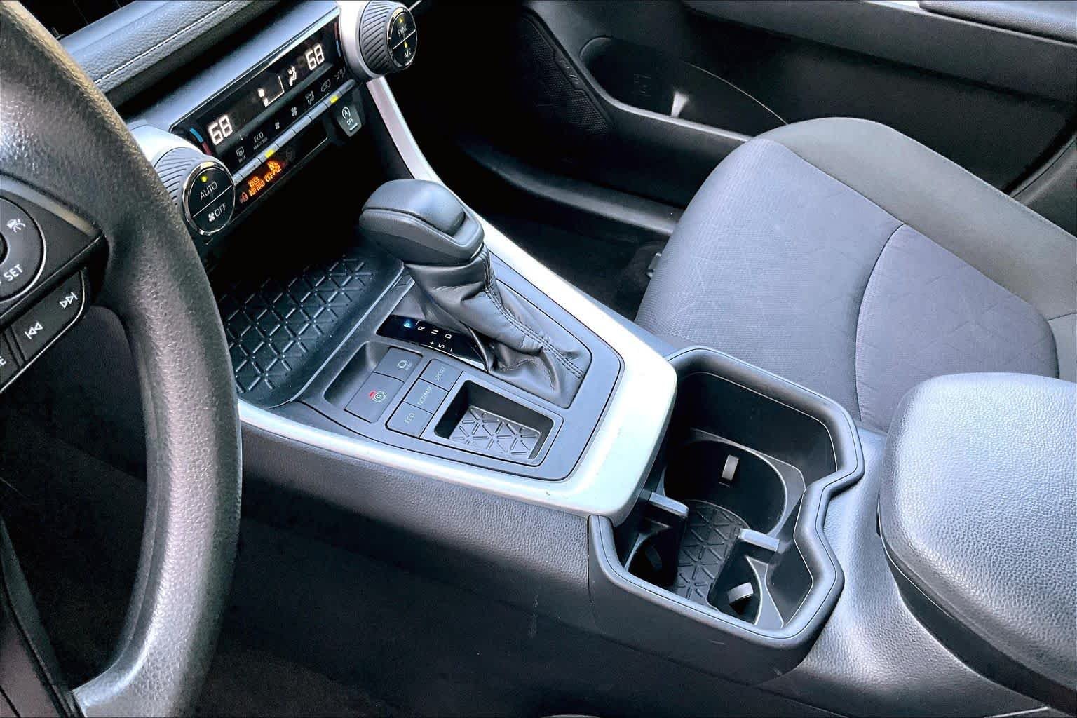 Used 2025 Ice Cap Toyota XLE image 17