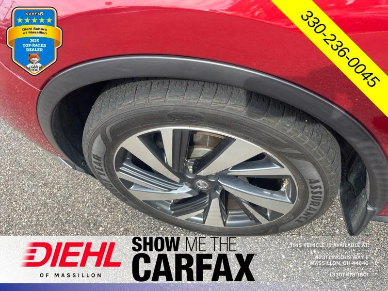 Used 2017 Red Nissan Platinum image 10