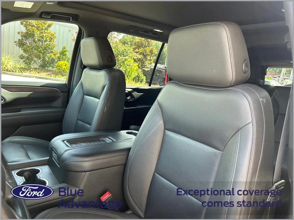 Used 2022 White Chevrolet Z71 image 11