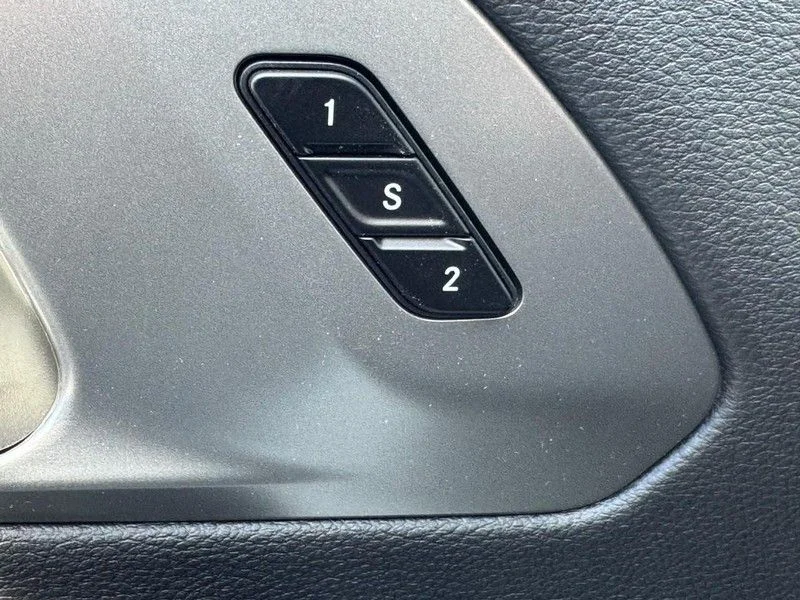 2026 Chrysler Pacifica Select - Photo 11