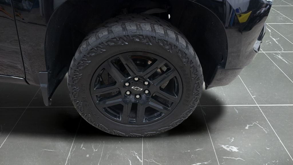 Used 2022 Black Chevrolet Custom image 14