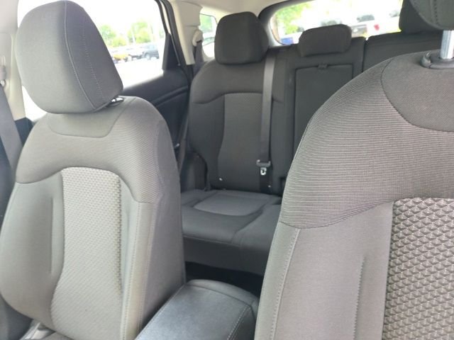 Used 2023 White Kia LX image 6