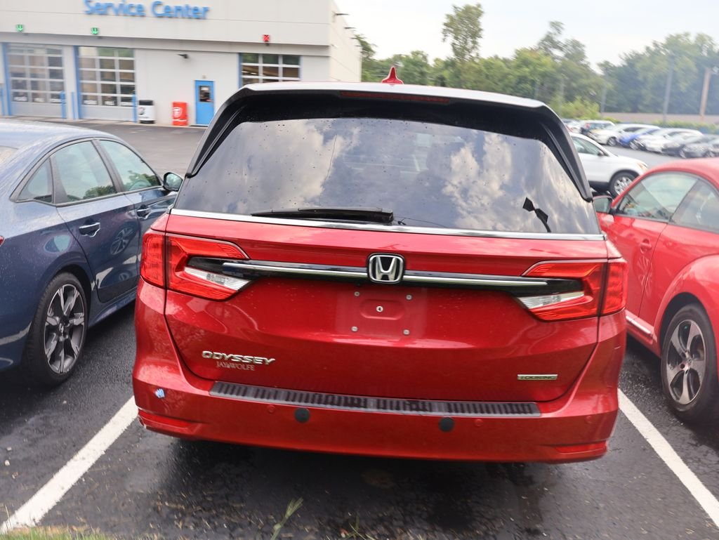 Used 2023 Red Honda Touring image 6