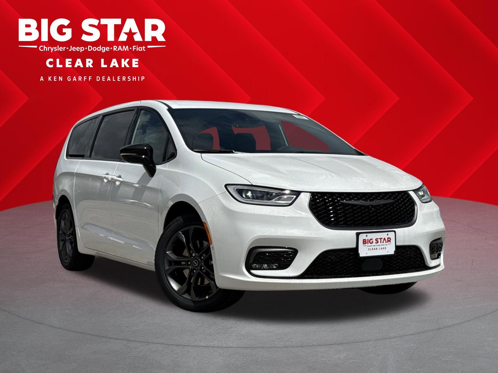 2026 Chrysler Pacifica Select's photo
