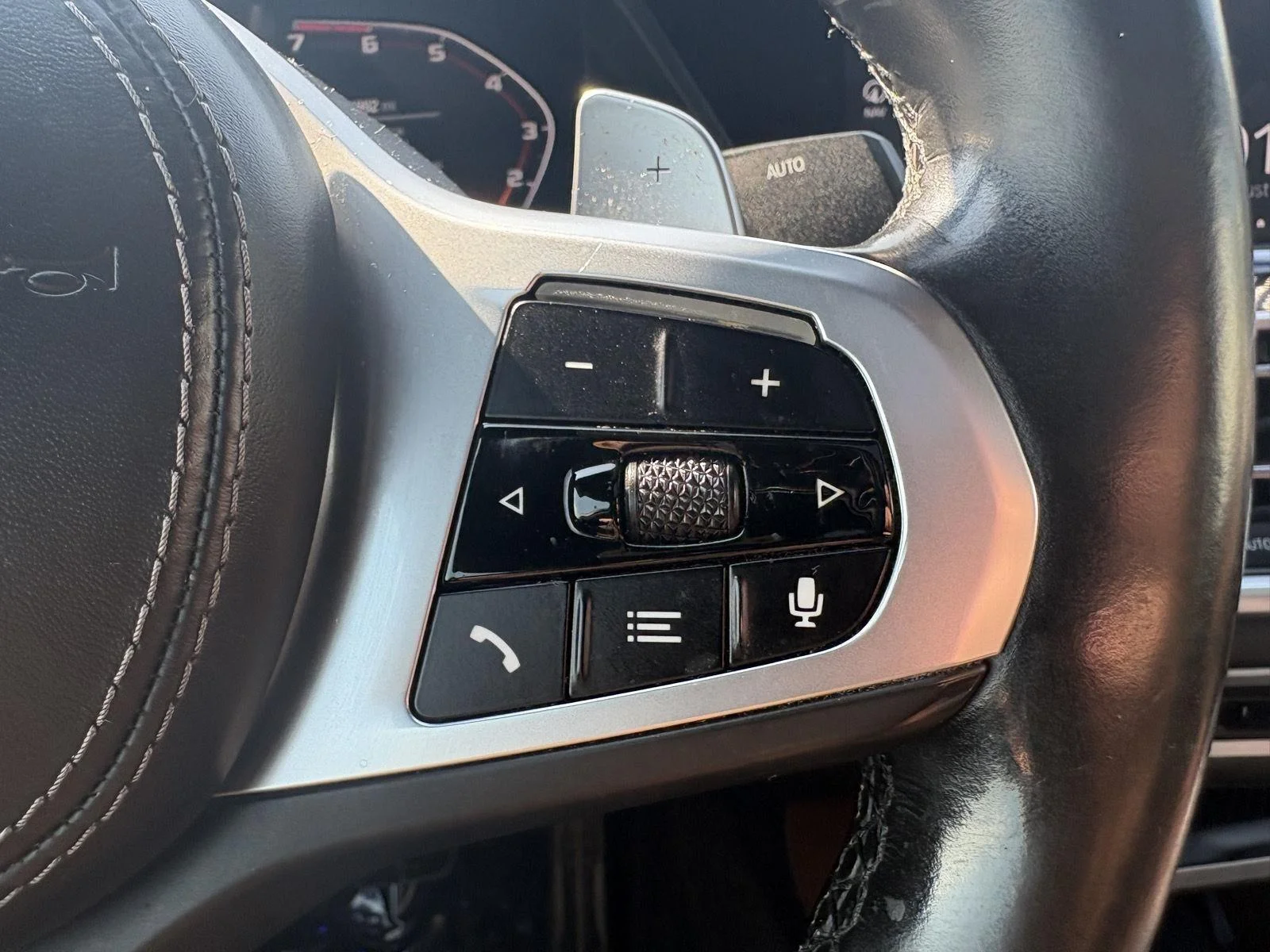 Used 2023 Gray BMW M50i image 21