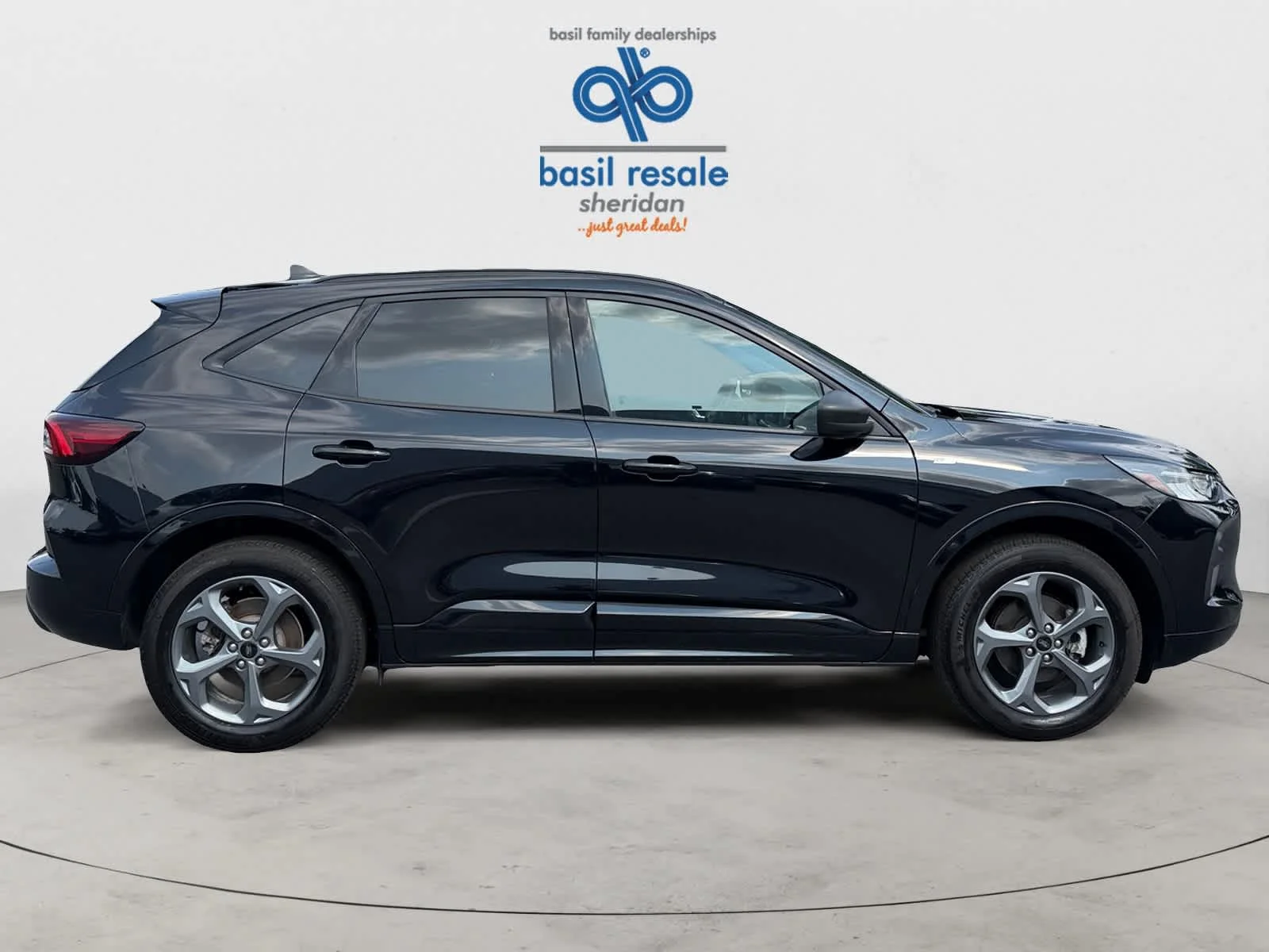 Used 2024 Agate Black Ford ST-Line image 7