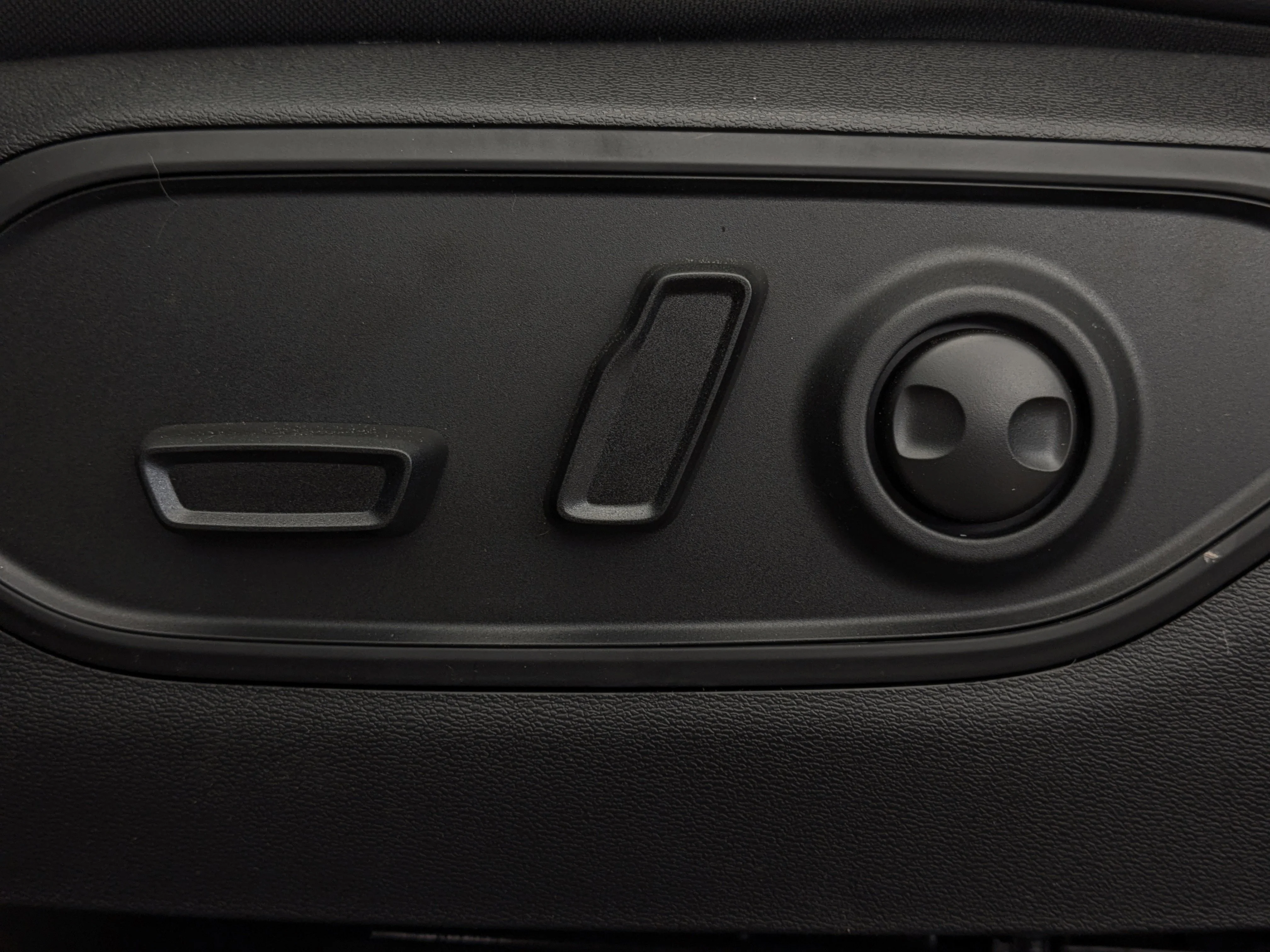 New 2026 Black Jeep Limited - - Limited Pkg (23G) - Mopar Interior Protection Pkg - Dual?Pane Panoramic Sunroof - Compac image 14