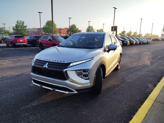 New 2026 Gray Mitsubishi SE image 3