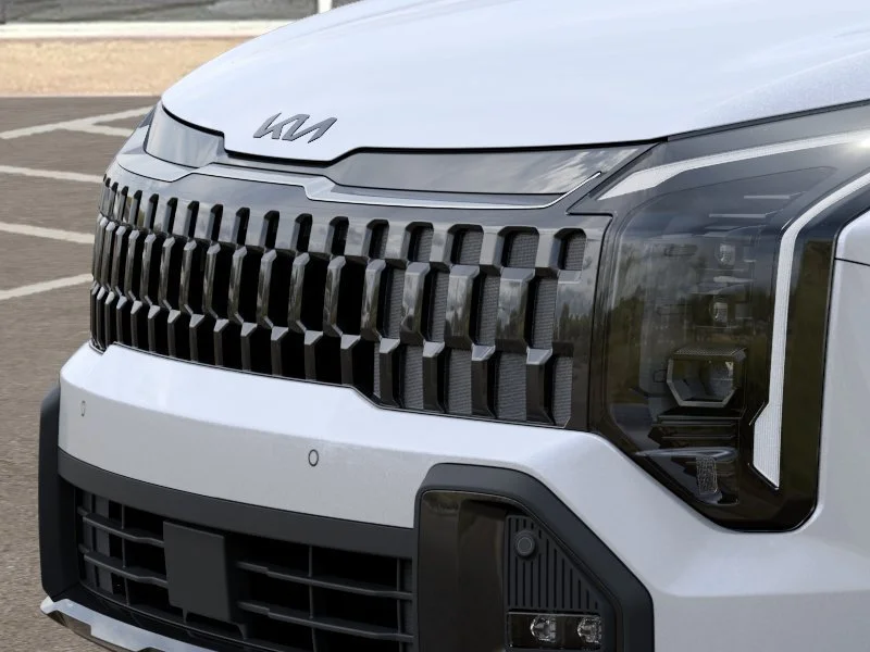 New 2027 Glacial White Pearl / Black Ro Kia X-Line image 12