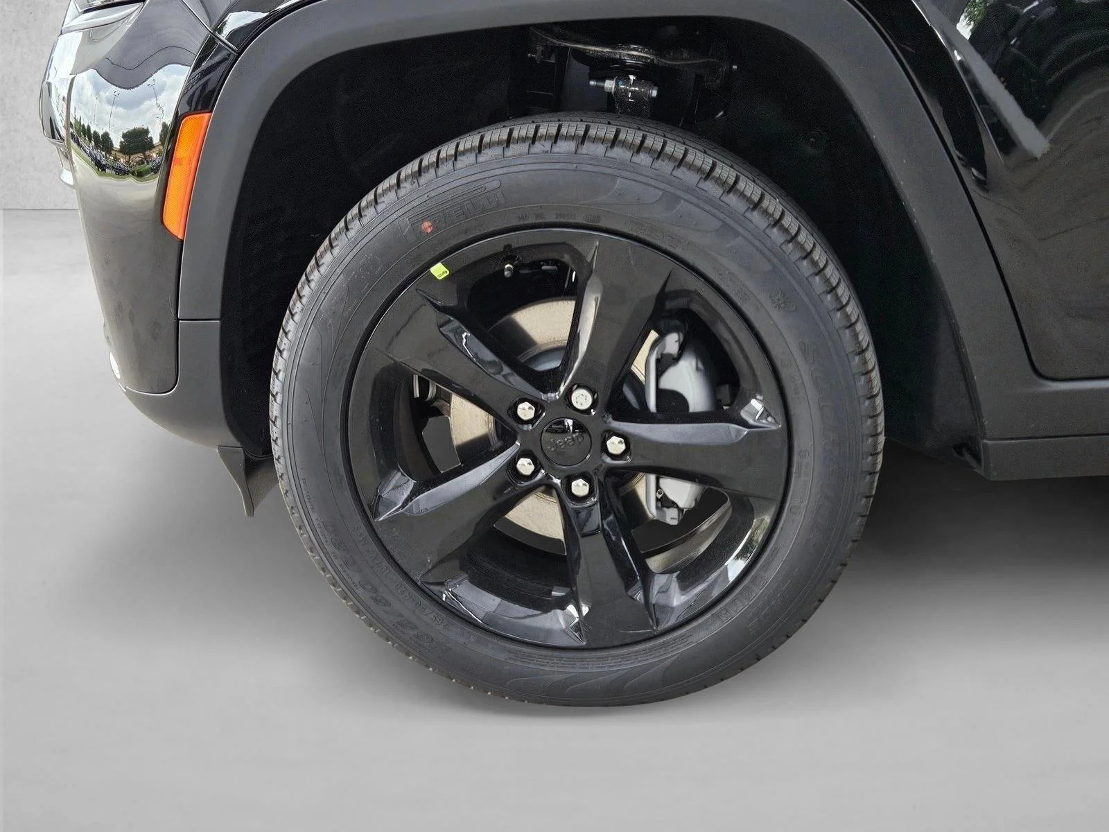New 2026 Diamond Black Crystal Pearl-Coat Exterior Paint Jeep Limited image 10
