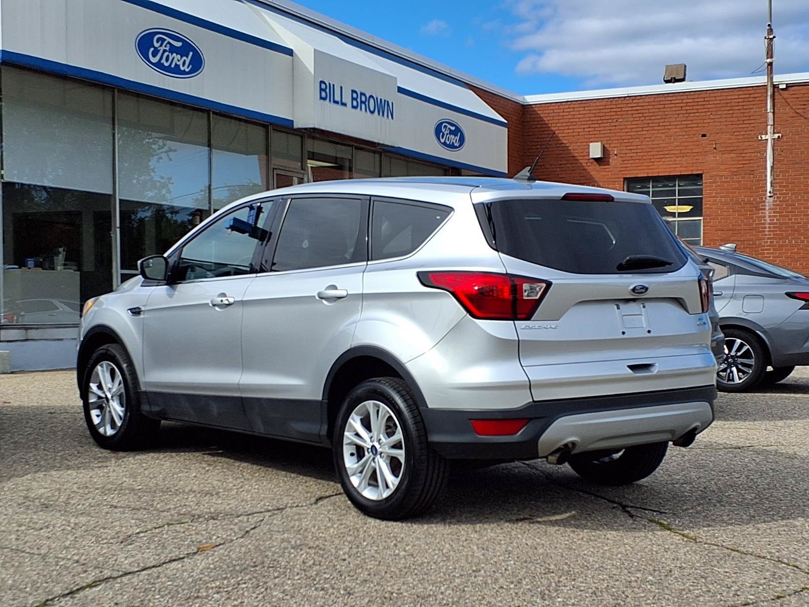 Used 2019 Ford Escape SE with VIN 1FMCU9GD3KUA39607 for sale in Livonia, MI