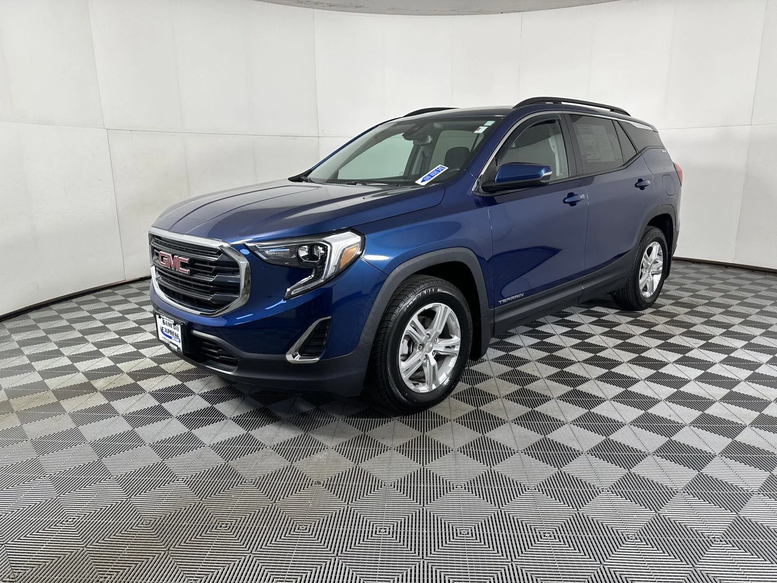 Used 2021 Blue Emerald Metallic GMC SLE image 7
