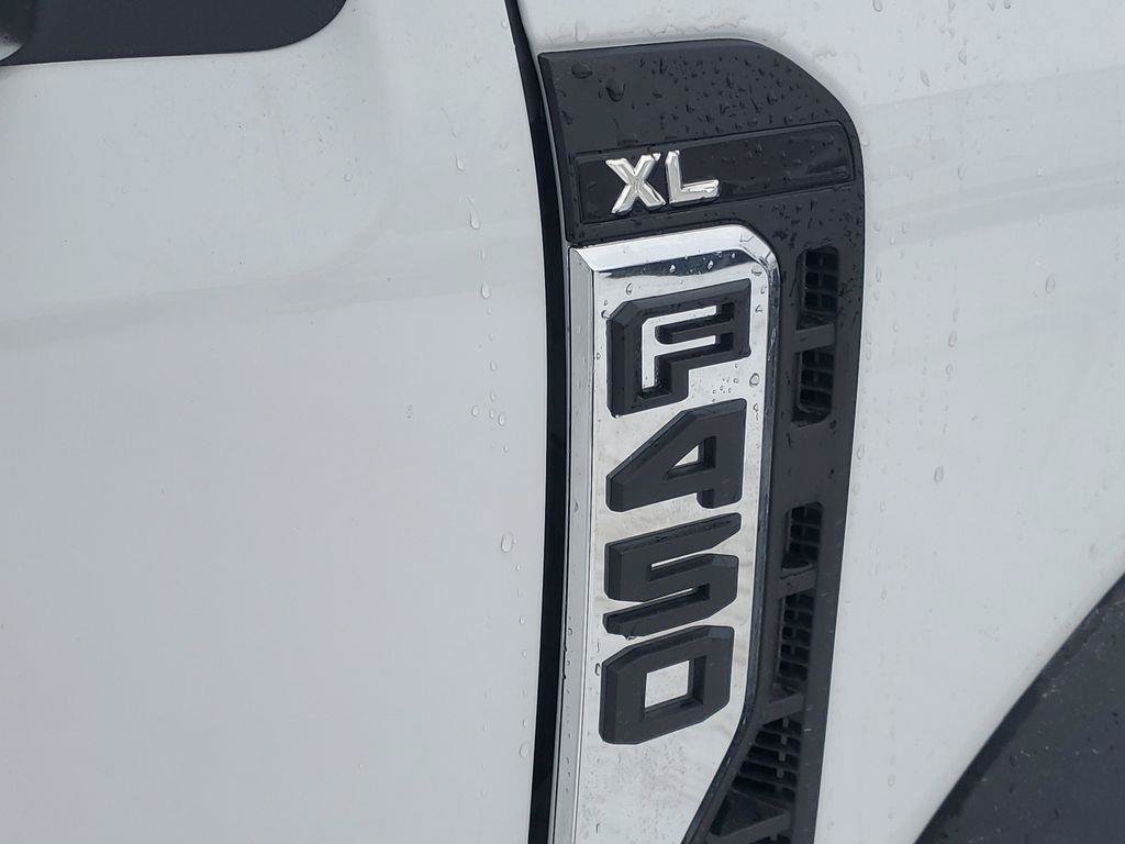 New 2026 Oxford White Ford F-450® XL image 32
