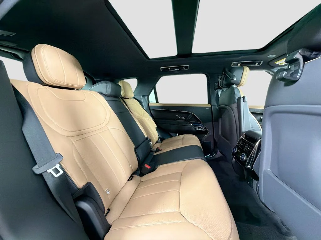New 2026 Borasco Grey Land Rover Dynamic SE image 29