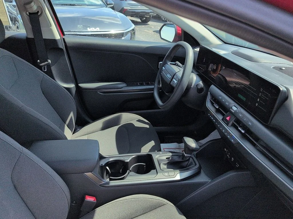 2026 Kia K4 LXS - Photo 7