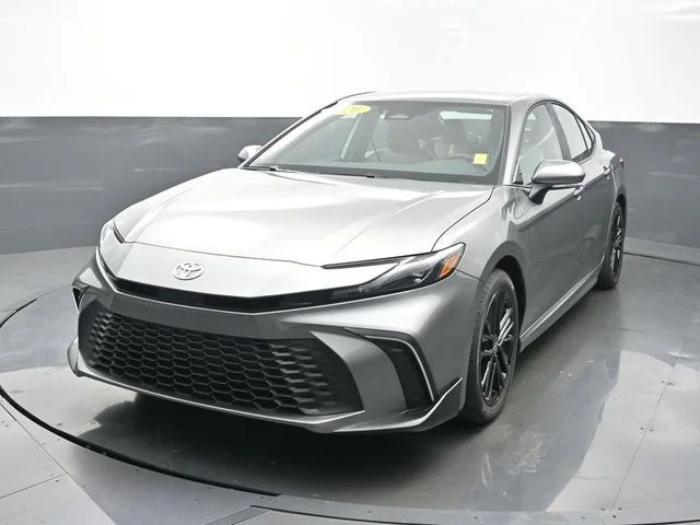 2026 Toyota Camry SE Hybrid's photo