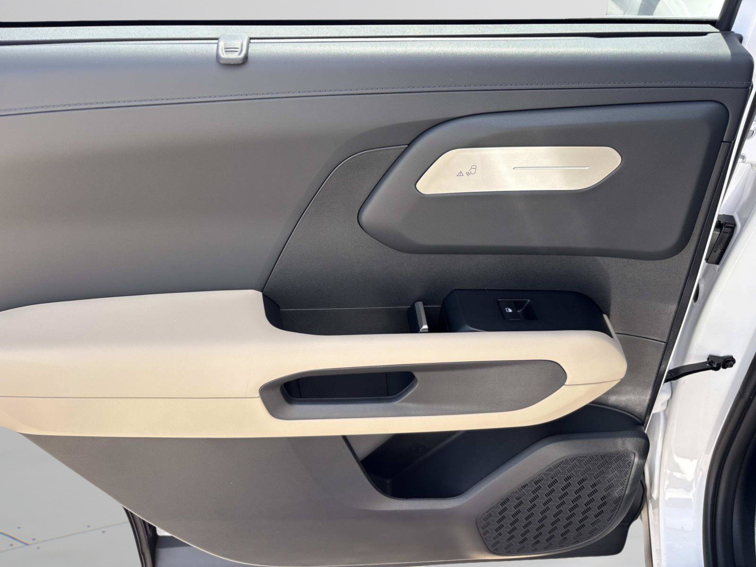 New 2027 Glacial White Pearl Kia EX image 16