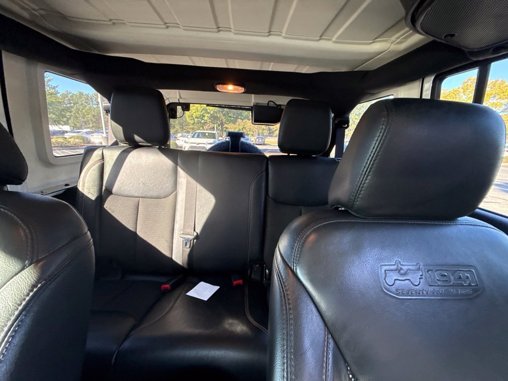 Used 2017 White Jeep Unlimited Sahara image 10