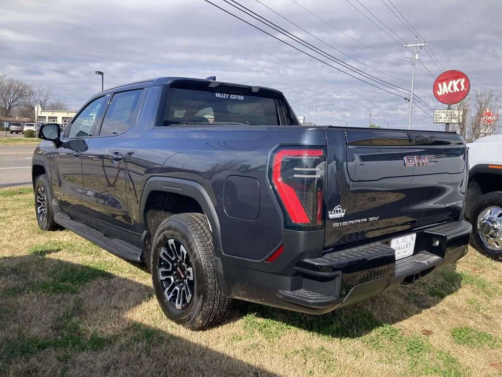 New 2026 Deep Ocean Metallic GMC Elevation Extended Range image 6
