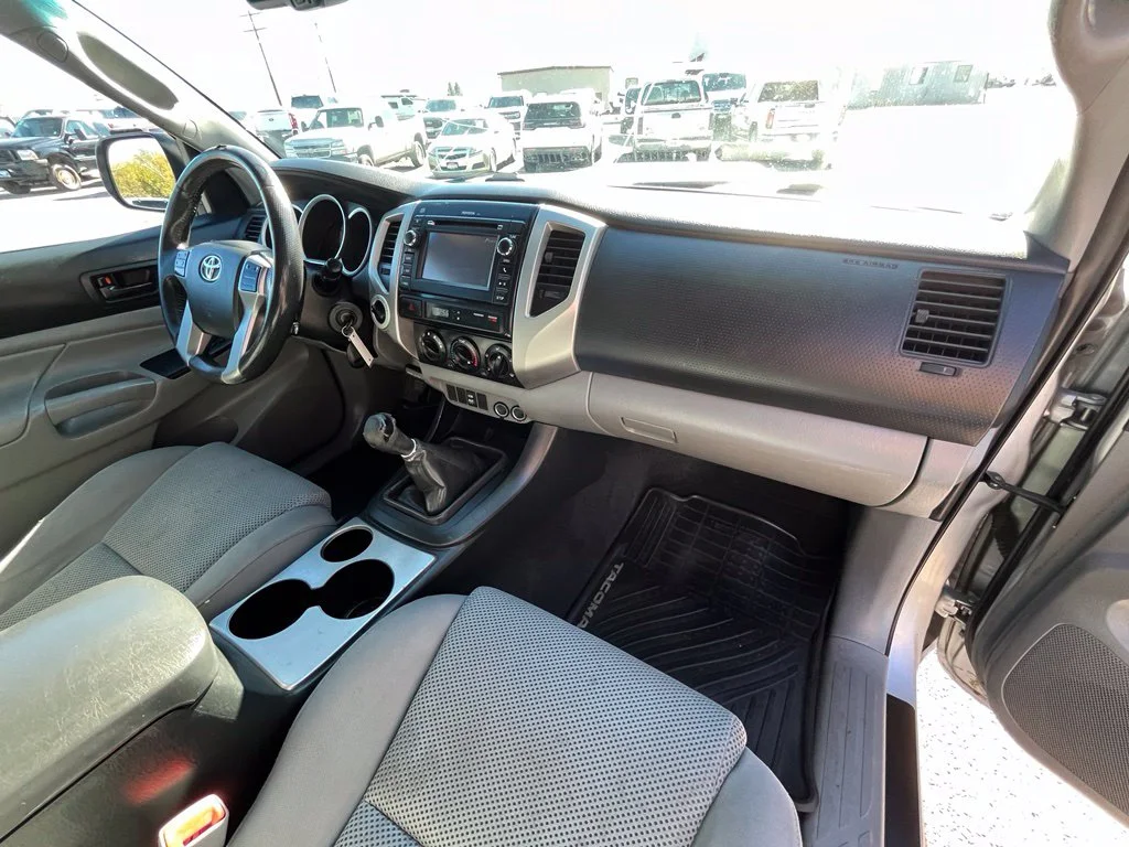 Used 2013 Silver Toyota Base image 19