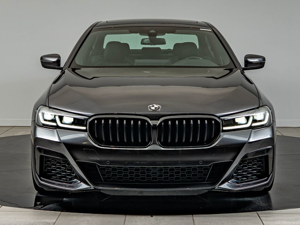 Used 2023 Dark Graphite Metallic BMW 540i image 2