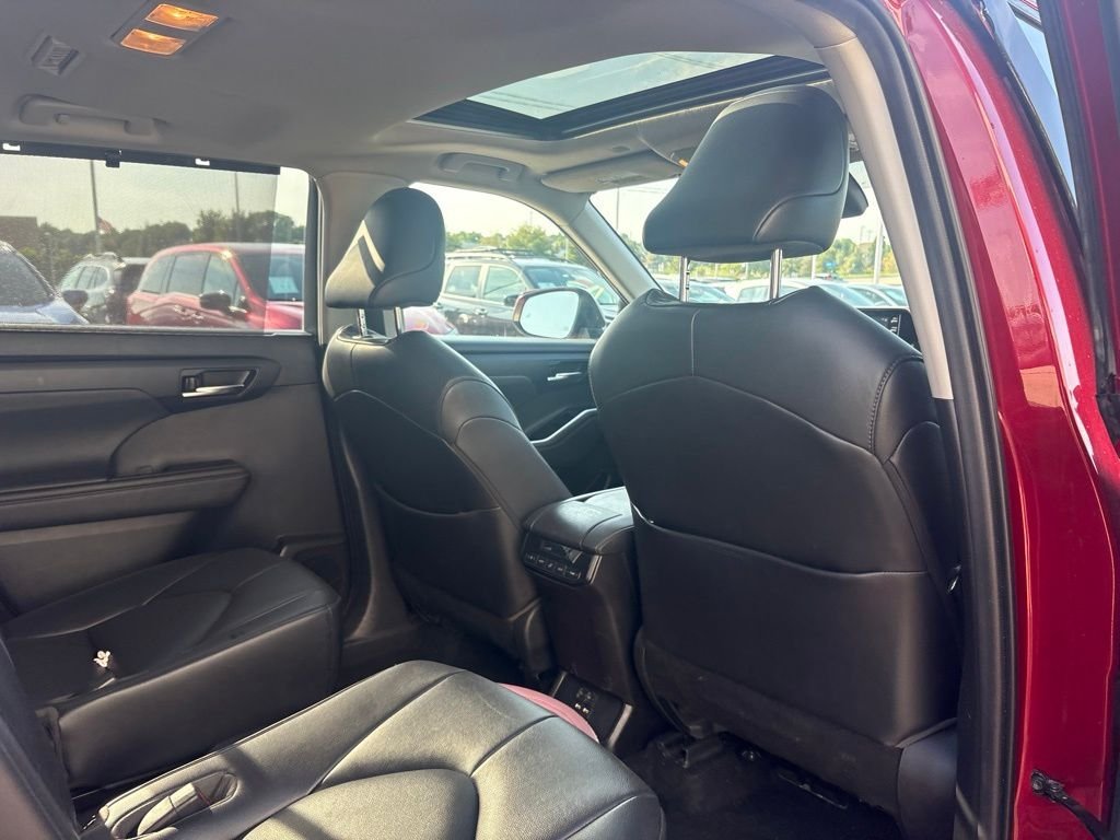 Used 2020 Pearl Toyota XLE image 24