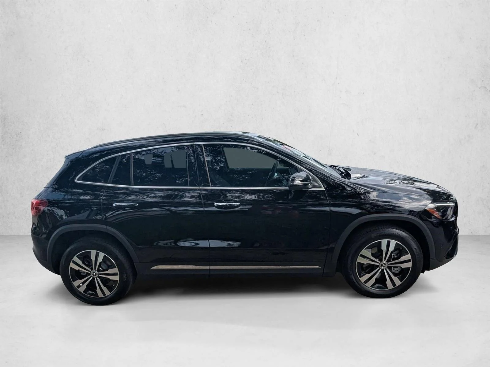 Used 2026 Night Black Mercedes-Benz GLA 250 image 4