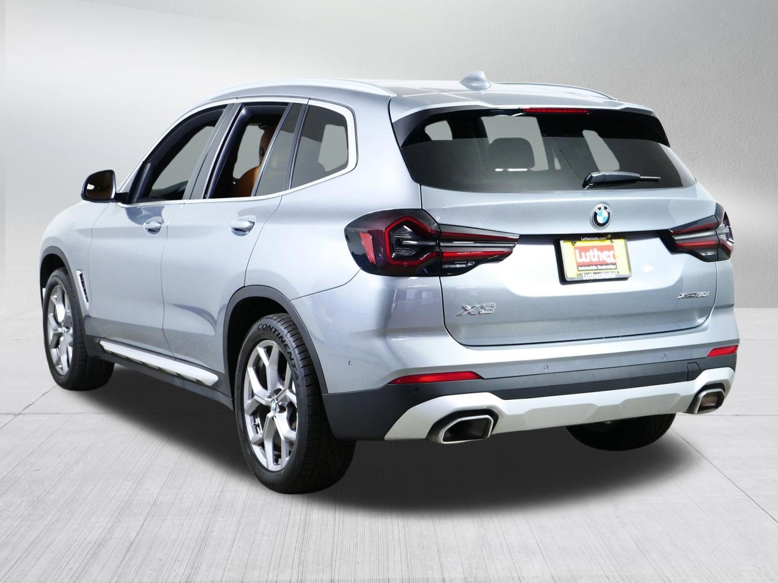 Used 2024 Skyscraper Grey Metallic BMW xDrive30i image 5