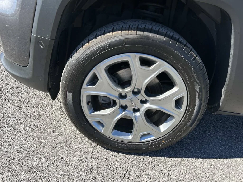 Used 2020 Gray Jeep Limited image 37