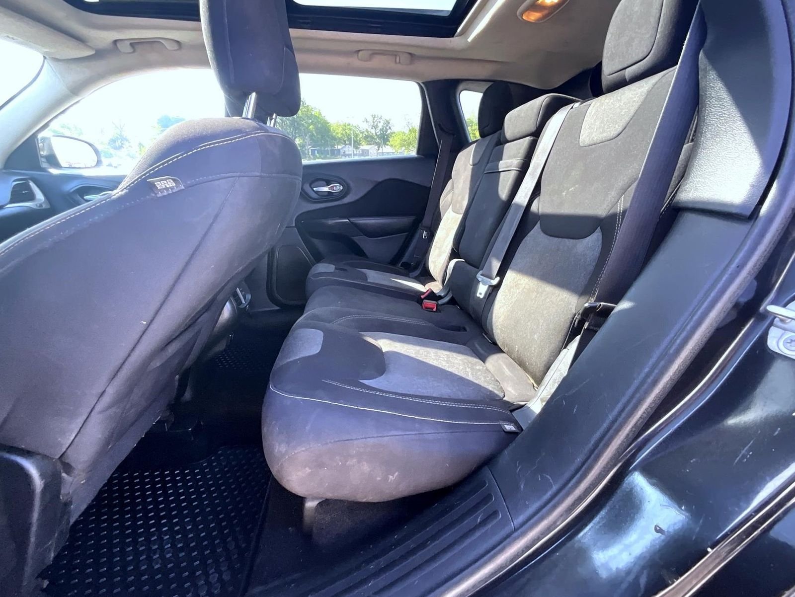 Used 2014 Black Jeep Latitude image 21