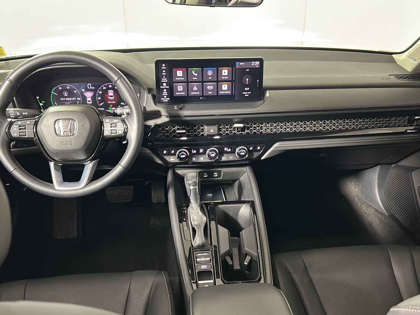 Used 2023 Platinum White Pearl Honda Touring image 31