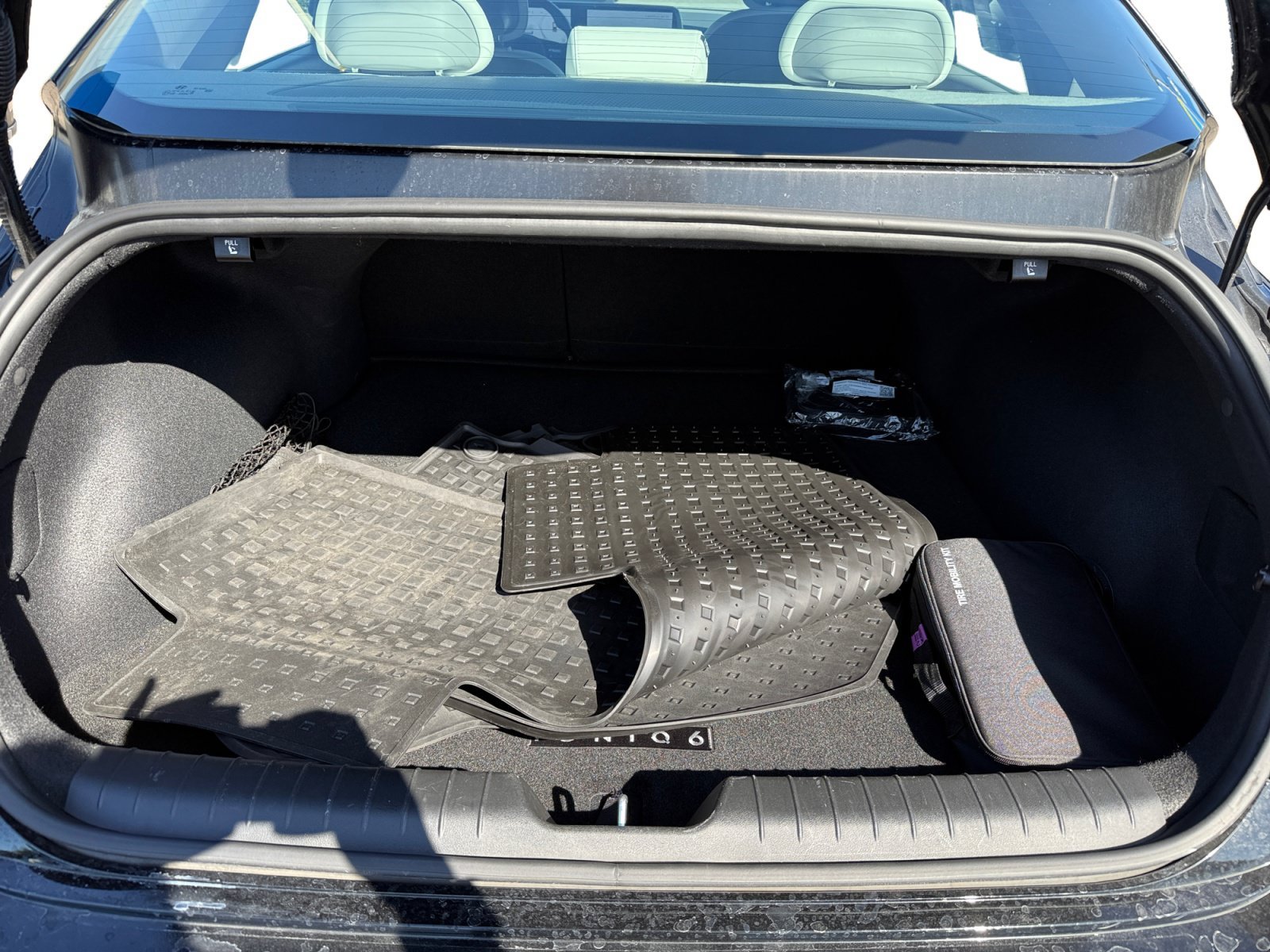 Used 2023 Onyx Black Hyundai Limited image 17