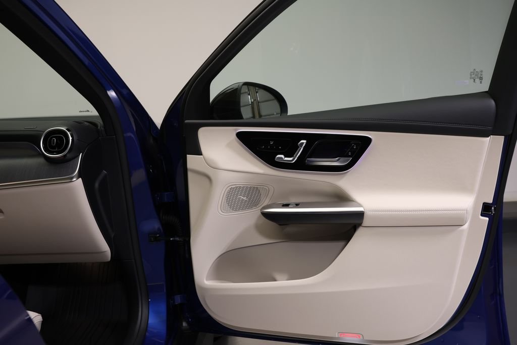 Used 2027 Starling Blue Metallic Mercedes-Benz GLC 300 image 44