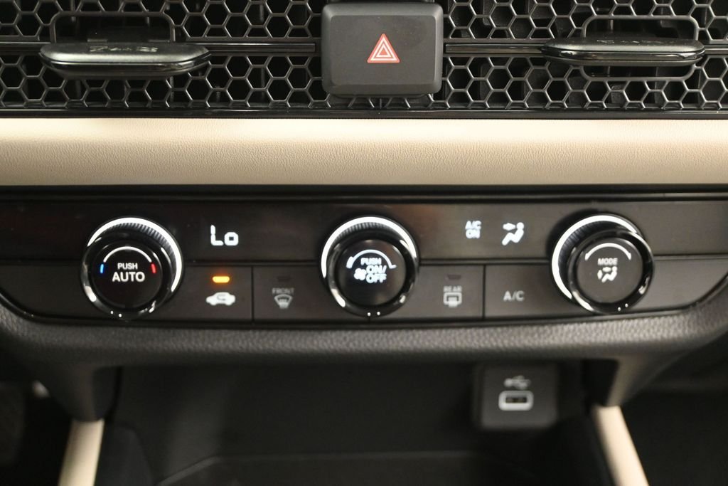 Used 2024  Honda LX image 17